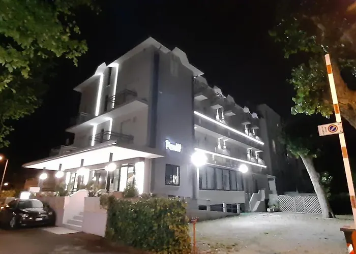 竹篙酒店 里米尼